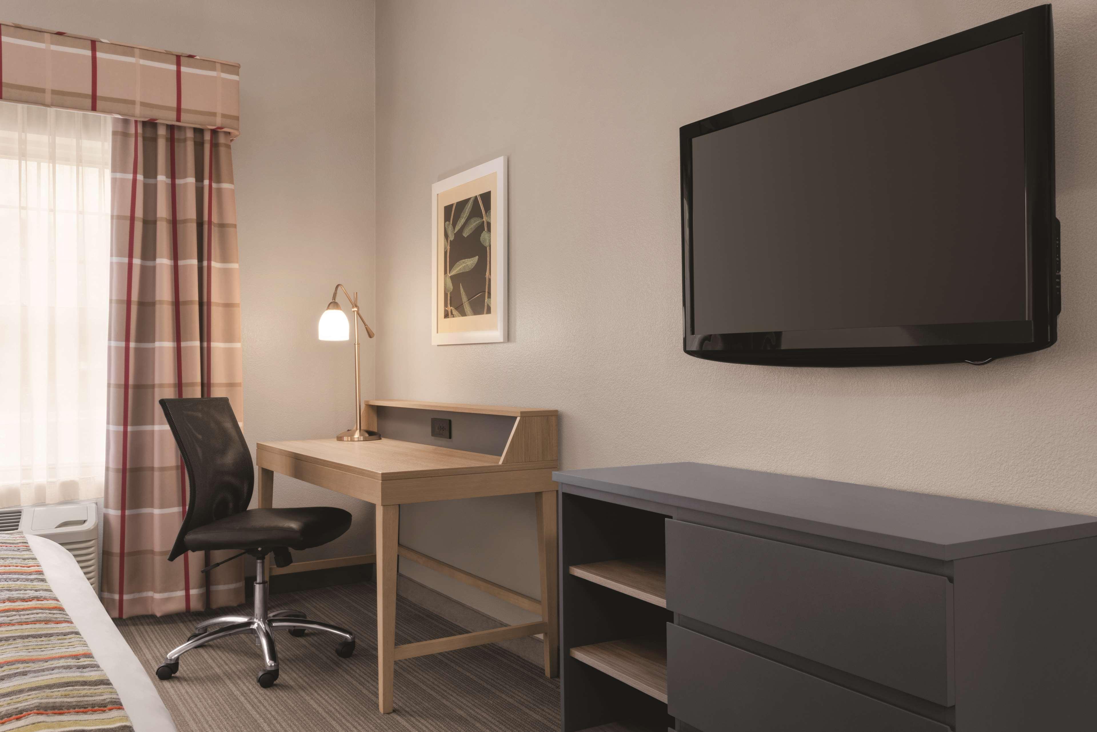 Country & By Radisson, Schaumburg, Il